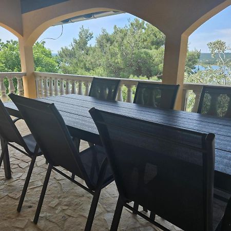 Villa Punta Blava - Beach Front, Ideal For Family Vacation With Kids, Large Terraces With Sea View, Internet, Netflix, No Pets Allowed أوبروفاتش المظهر الخارجي الصورة
