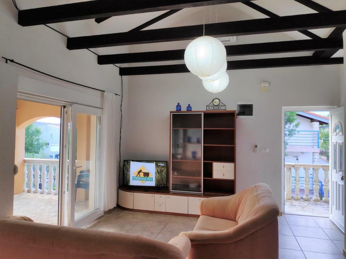 Villa Punta Blava - Beach Front, Ideal For Family Vacation With Kids, Large Terraces With Sea View, Internet, Netflix, No Pets Allowed أوبروفاتش المظهر الخارجي الصورة