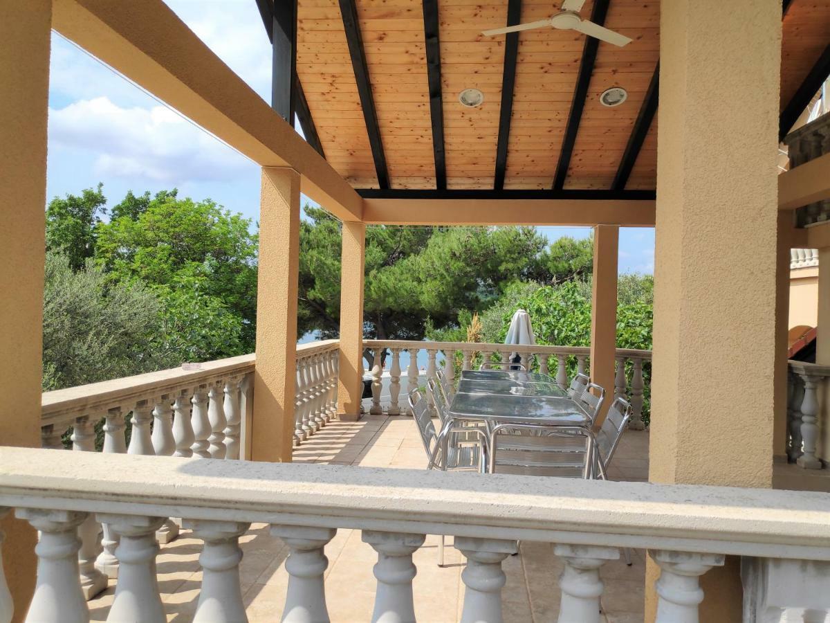 Villa Punta Blava - Beach Front, Ideal For Family Vacation With Kids, Large Terraces With Sea View, Internet, Netflix, No Pets Allowed أوبروفاتش المظهر الخارجي الصورة