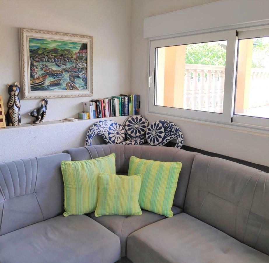 Villa Punta Blava - Beach Front, Ideal For Family Vacation With Kids, Large Terraces With Sea View, Internet, Netflix, No Pets Allowed أوبروفاتش المظهر الخارجي الصورة
