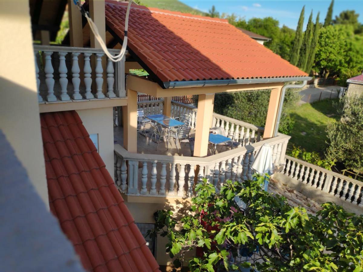 Villa Punta Blava - Beach Front, Ideal For Family Vacation With Kids, Large Terraces With Sea View, Internet, Netflix, No Pets Allowed أوبروفاتش المظهر الخارجي الصورة