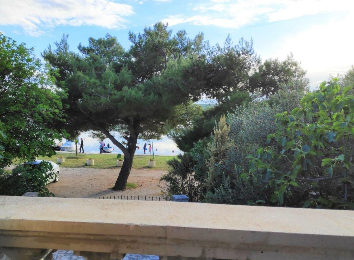 Villa Punta Blava - Beach Front, Ideal For Family Vacation With Kids, Large Terraces With Sea View, Internet, Netflix, No Pets Allowed أوبروفاتش المظهر الخارجي الصورة