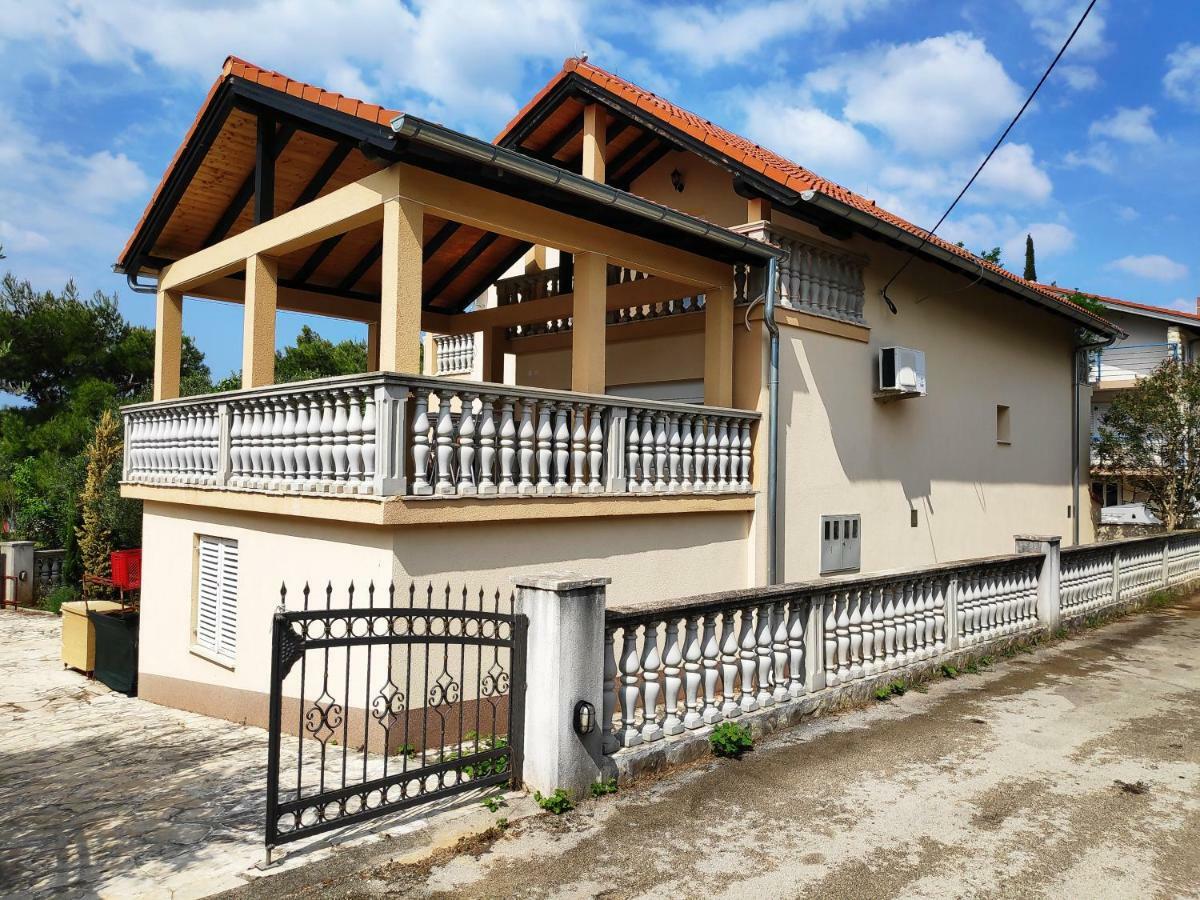 Villa Punta Blava - Beach Front, Ideal For Family Vacation With Kids, Large Terraces With Sea View, Internet, Netflix, No Pets Allowed أوبروفاتش المظهر الخارجي الصورة