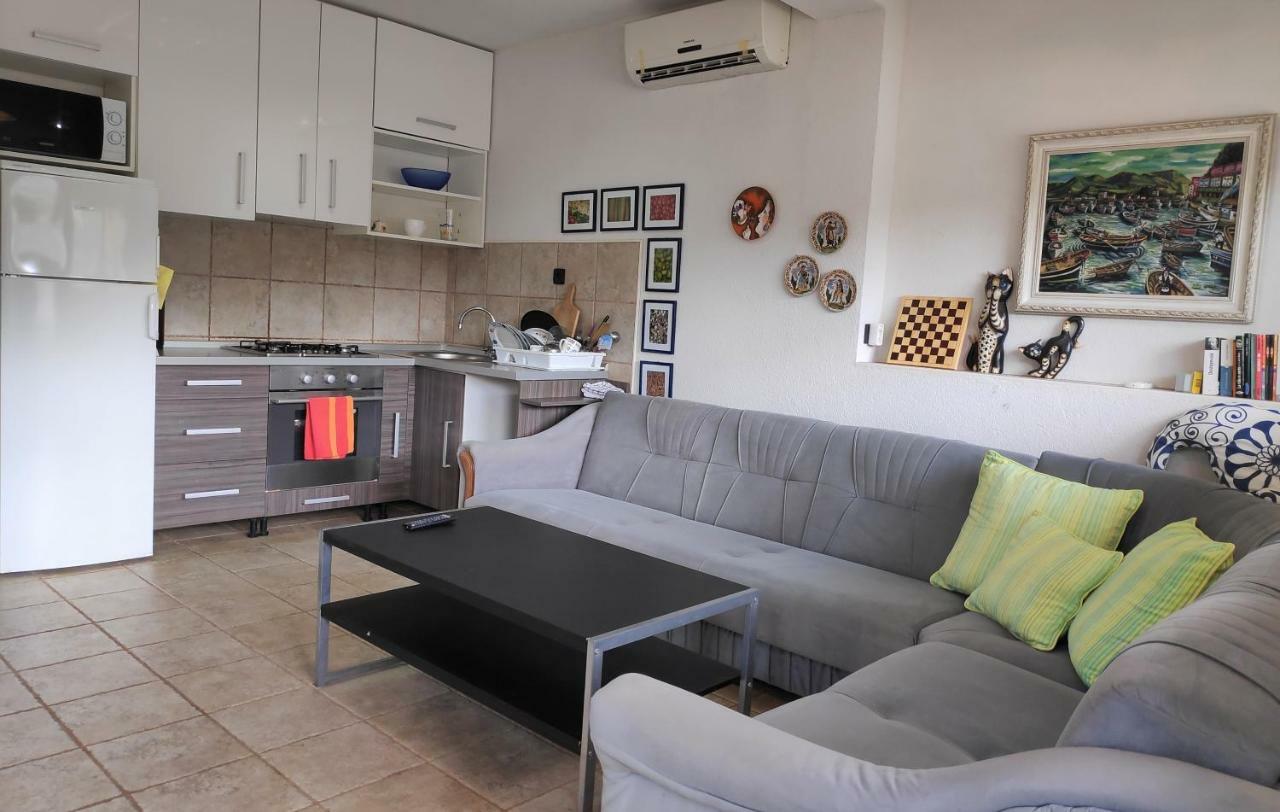 Villa Punta Blava - Beach Front, Ideal For Family Vacation With Kids, Large Terraces With Sea View, Internet, Netflix, No Pets Allowed أوبروفاتش المظهر الخارجي الصورة
