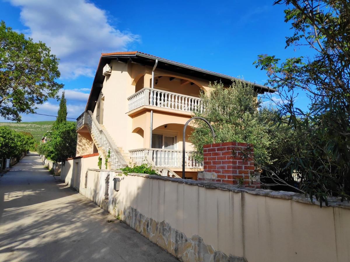 Villa Punta Blava - Beach Front, Ideal For Family Vacation With Kids, Large Terraces With Sea View, Internet, Netflix, No Pets Allowed أوبروفاتش المظهر الخارجي الصورة