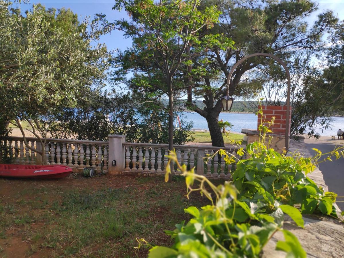 Villa Punta Blava - Beach Front, Ideal For Family Vacation With Kids, Large Terraces With Sea View, Internet, Netflix, No Pets Allowed أوبروفاتش المظهر الخارجي الصورة