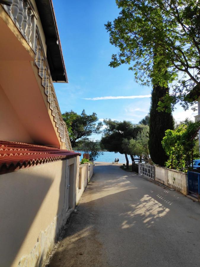 Villa Punta Blava - Beach Front, Ideal For Family Vacation With Kids, Large Terraces With Sea View, Internet, Netflix, No Pets Allowed أوبروفاتش المظهر الخارجي الصورة